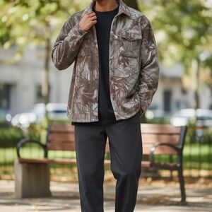 Original Deluxe Supply Sherpa Lined Soft Camo Fleece Jacket Size Medium NWT